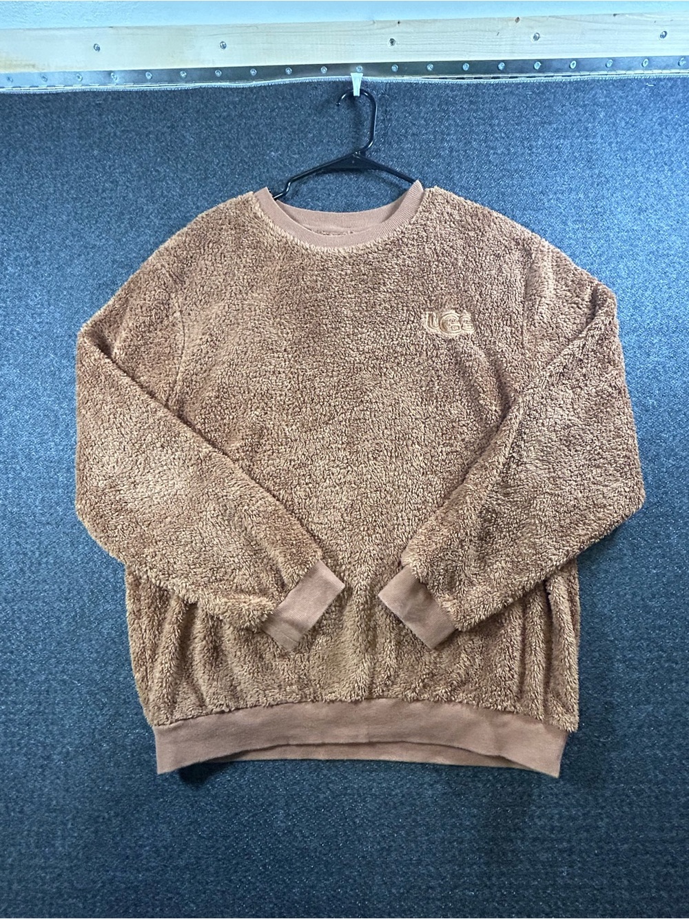 UGG Brown Sherpa Crewneck Pullover Fuzzy With Logo Size Medium